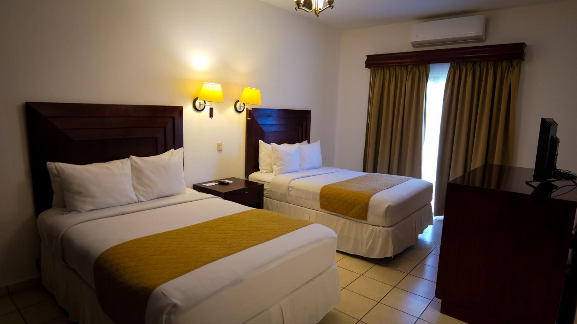 La Ensenada Beach Resort Tela Esterno foto