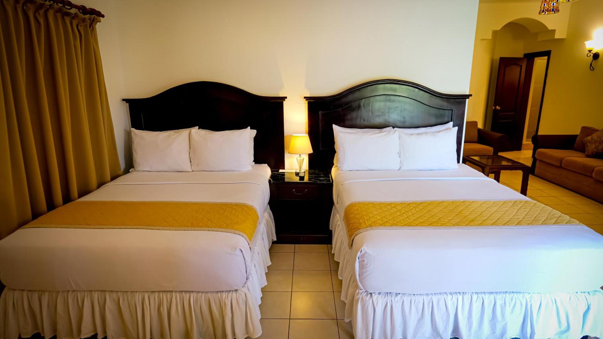 La Ensenada Beach Resort Tela Esterno foto