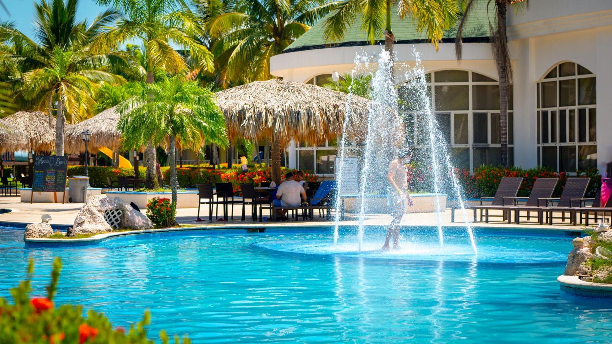 La Ensenada Beach Resort Tela Esterno foto